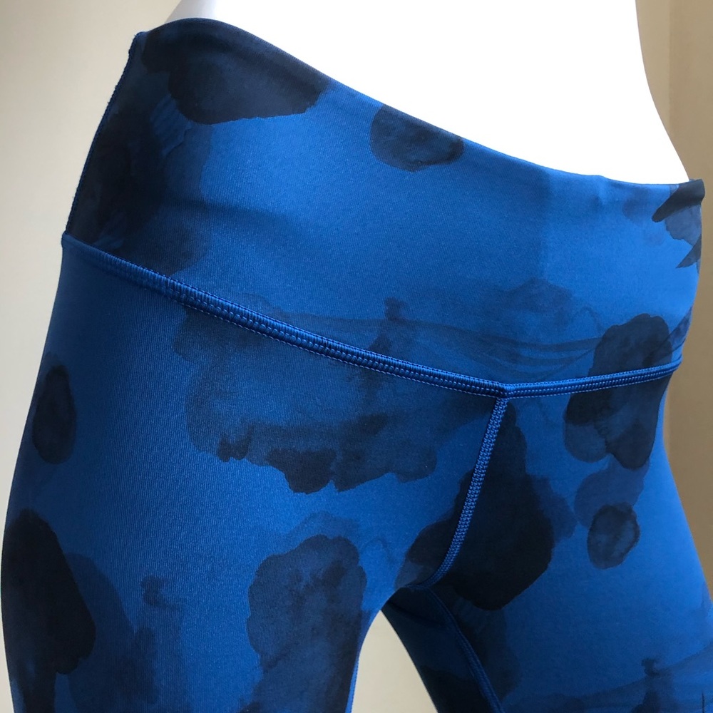 Lululemon Athletics Blue Leggings With Rose Prints View 2